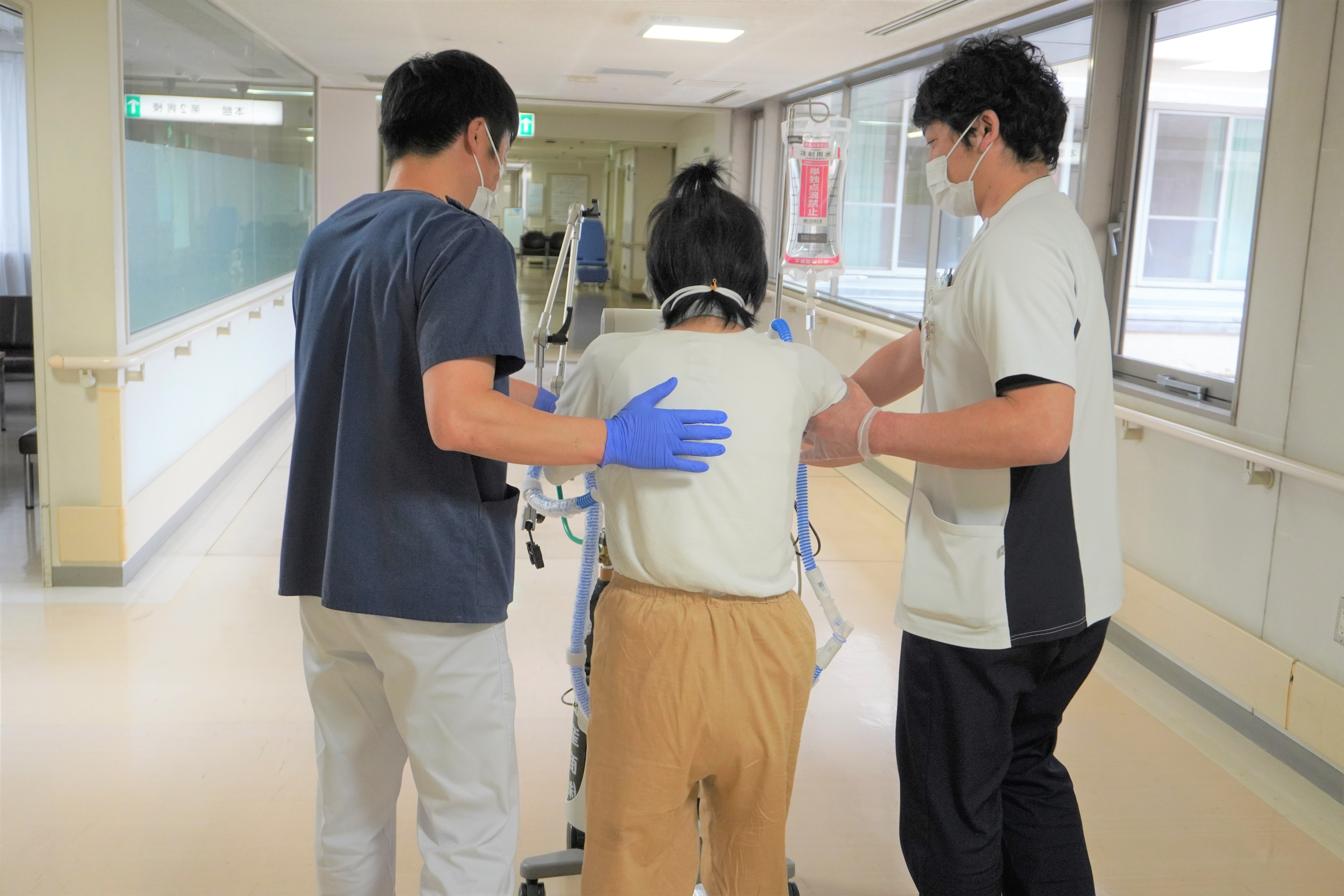 在宅人工呼吸器使用患者支援 リハビリの付き添い